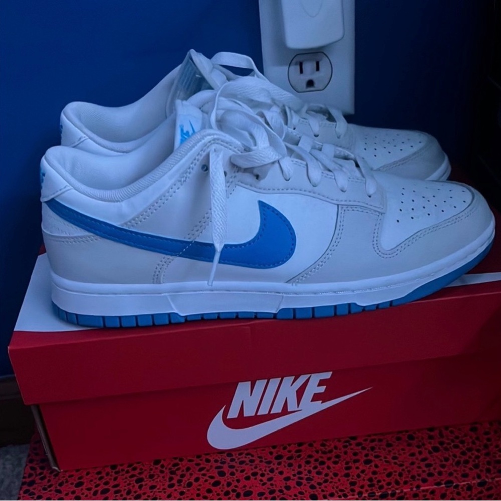 Nike White and Blue Low-Top Sneakers